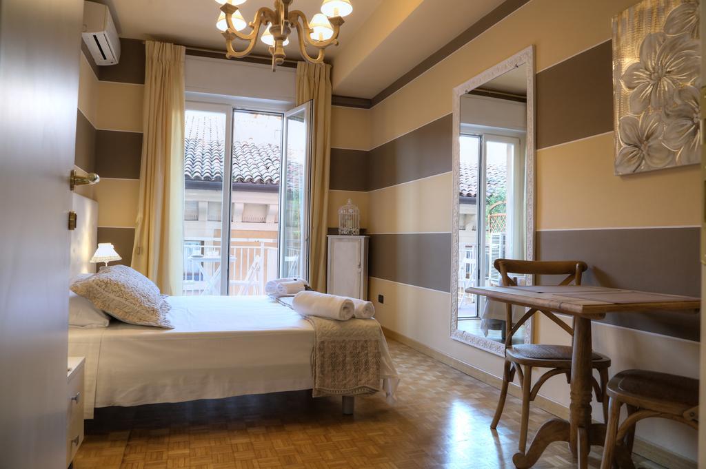 La Casetta Di Lina Rooms And Apartments Verona Kültér fotó